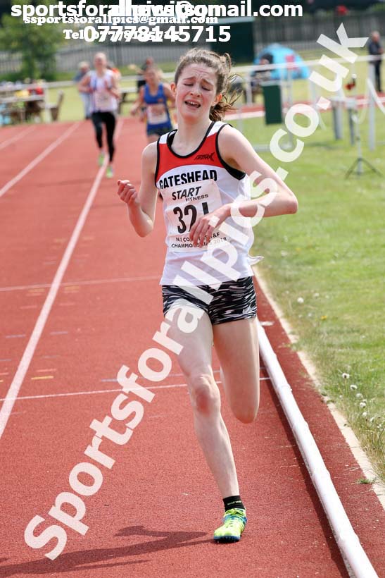 Girls under-15s and womens under-17s 3000 metres, North Eastern Track and Fields Champs., Middlesbrough. Photo: David T. Hewitson/Sports for All Pics